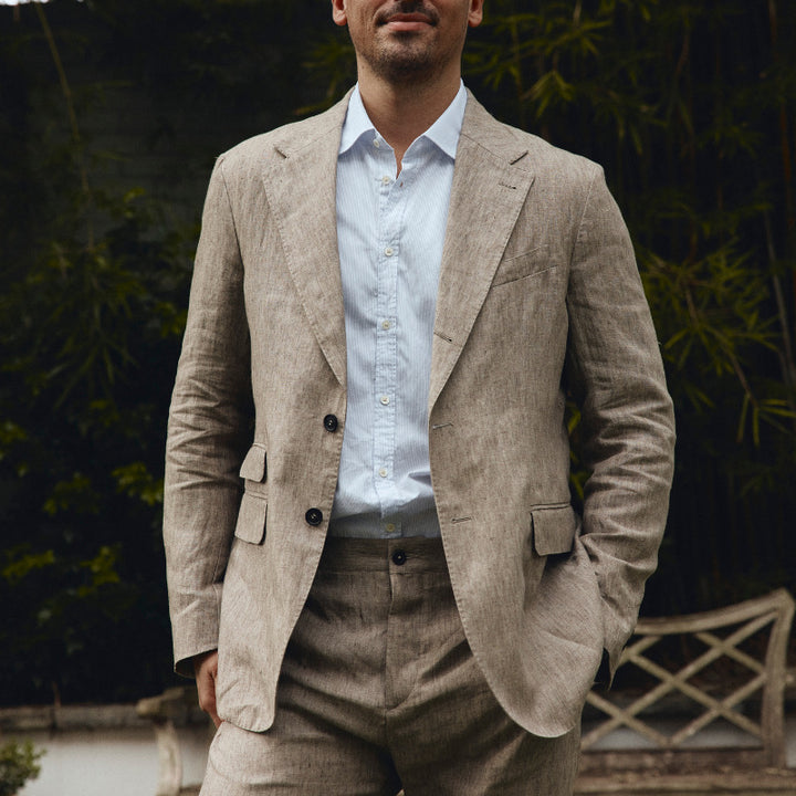 Herren eleganter Leinenanzug mit feinem Schnitt und praktischen Taschen Aliams