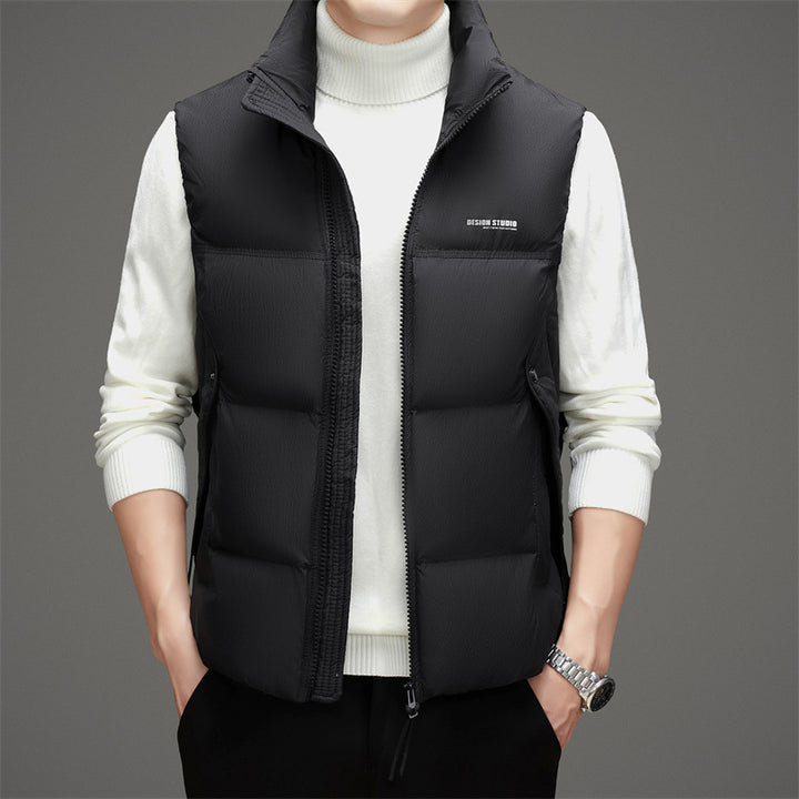 Herren samtige Steppweste mit hohem Kragen und praktischen Taschen Aliams