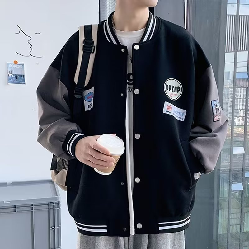 Herren Collegejacke mit praktischen Taschen und Stickereien Aliams