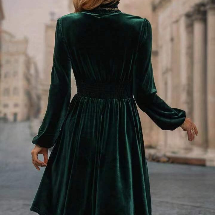 Damen Samtkleid mit hochgeschlossenem Design und eleganten langen Ärmeln Aliams