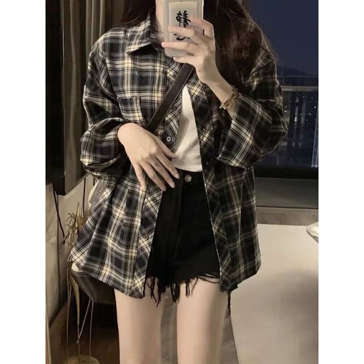 Damen lässige Karobluse mit oversized Schnitt und praktischen Druckknöpfen Aliams