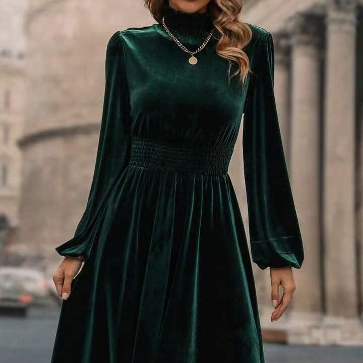 Damen Samtkleid mit hochgeschlossenem Design und eleganten langen Ärmeln Aliams
