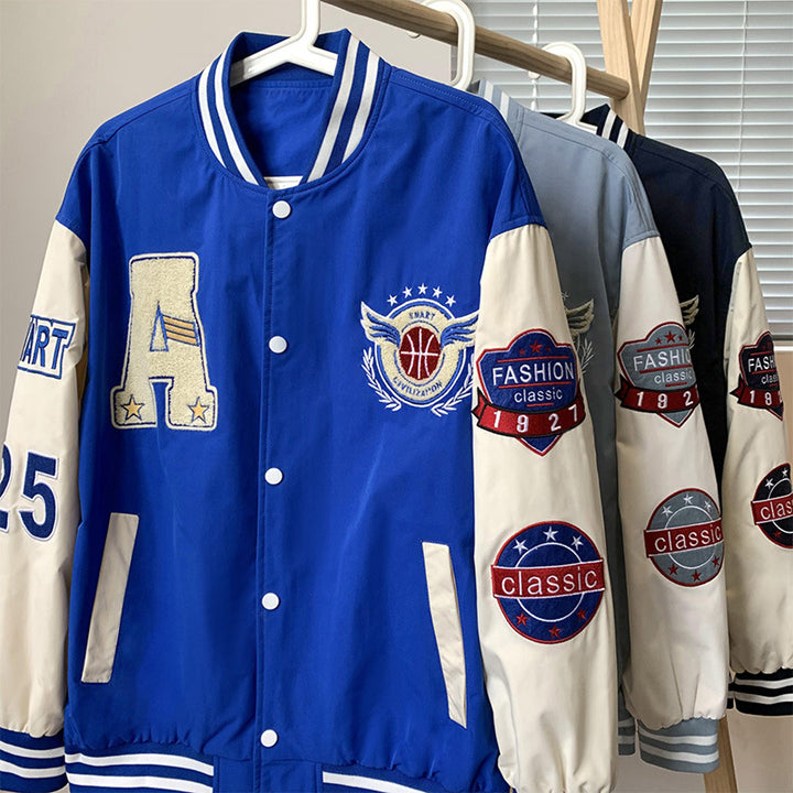 Herren sportliche Collegejacke mit gestickten Applikationen und atmungsaktivem Material Aliams