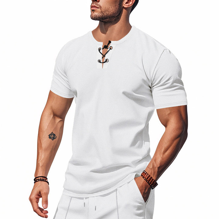 Herren Kurzarm-Henley-Shirt mit dezenten Knopfdetails und strukturierter Oberfläche Aliams