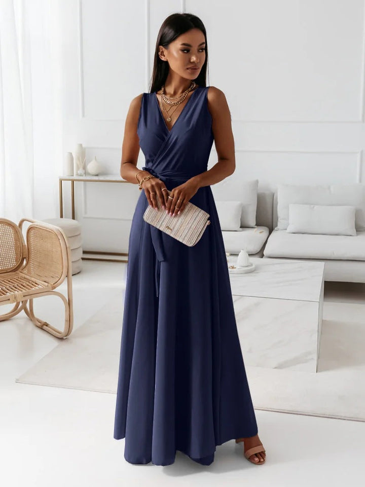 Damenkleid in Maxilänge mit V-Ausschnitt und Taillengürtel