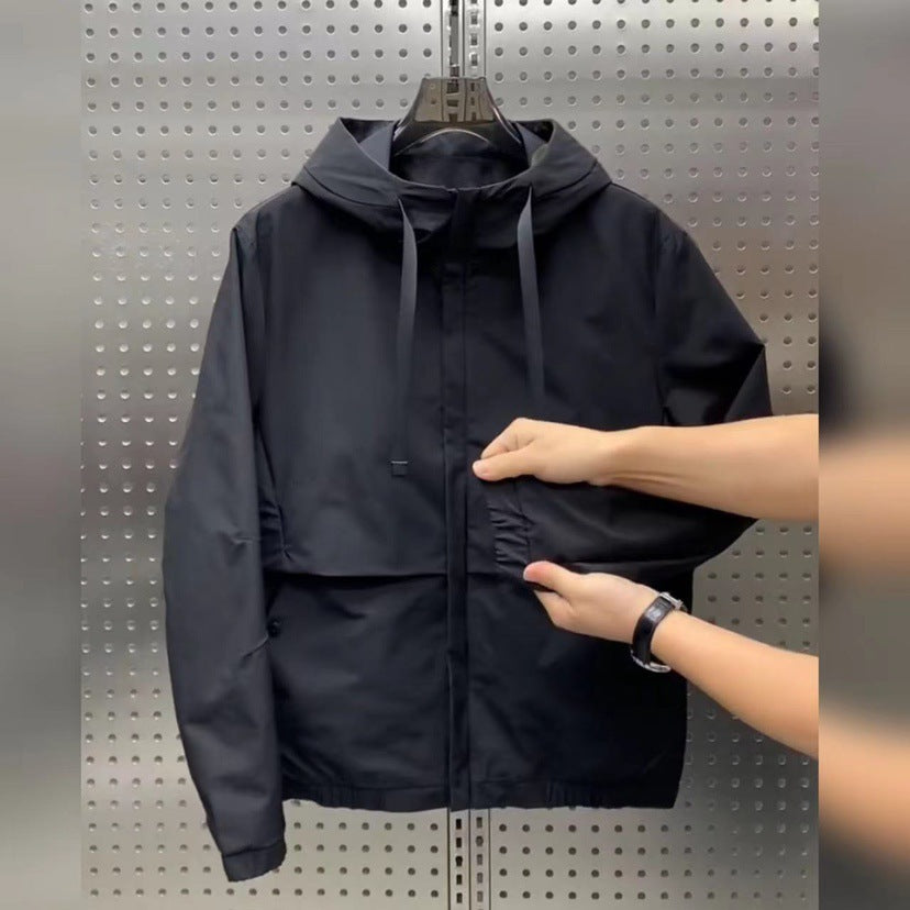 Herren Freizeitjacke mit verstellbarem Kapuzenkragen und praktischen Eingrifftaschen Aliams
