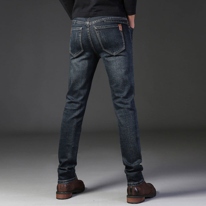 Herren schmal geschnittene Jeans mit angenehmem Stretch-Anteil und modernen Details Aliams