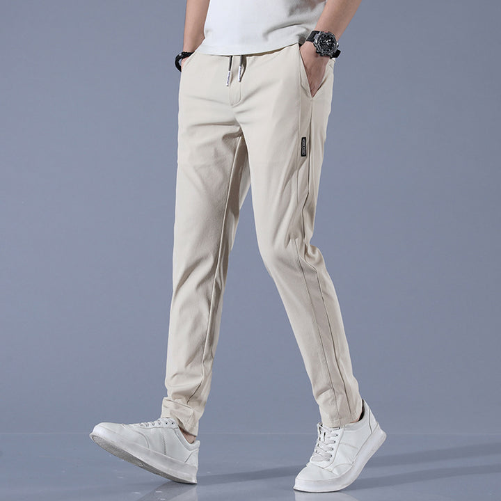 Herren sportliche Jogginghose mit elastischem Bund und praktischen Reißverschlusstaschen Aliams