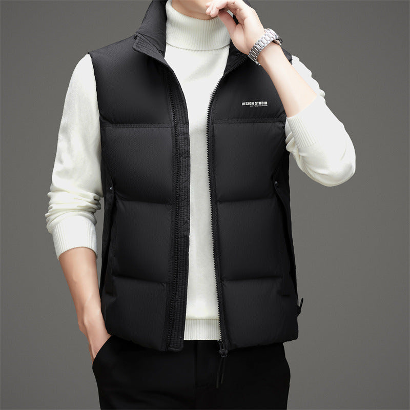Herren samtige Steppweste mit hohem Kragen und praktischen Taschen Aliams