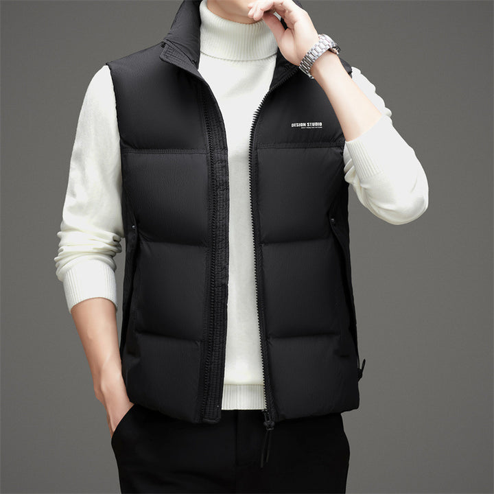 Herren samtige Steppweste mit hohem Kragen und praktischen Taschen Aliams