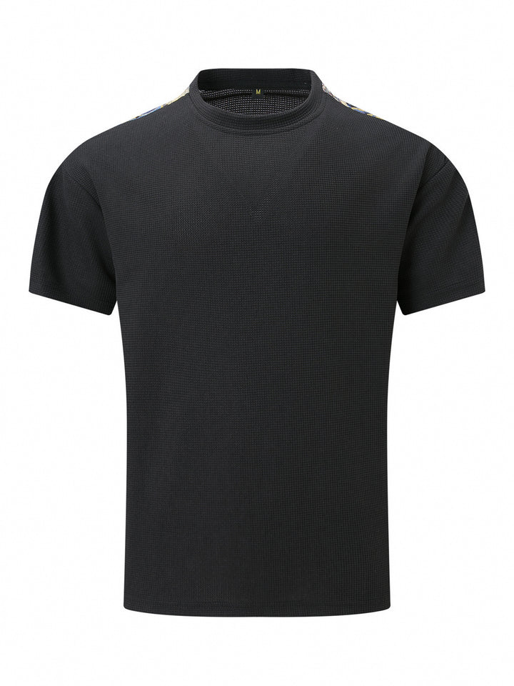 Herren atmungsaktives Kurzarm-T-Shirt mit strukturiertem Design und modernen Akzenten Aliams