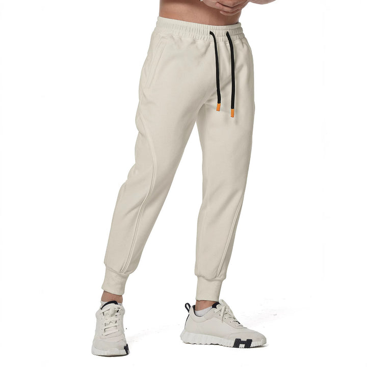 Herren Sportliche Jogginghose mit ergonomischem Schnitt und seitlichen Einsätzen Aliams