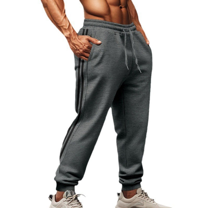 Herren Sportliche Jogginghose mit elastischem Bund und stylischen seitlichen Streifen Aliams