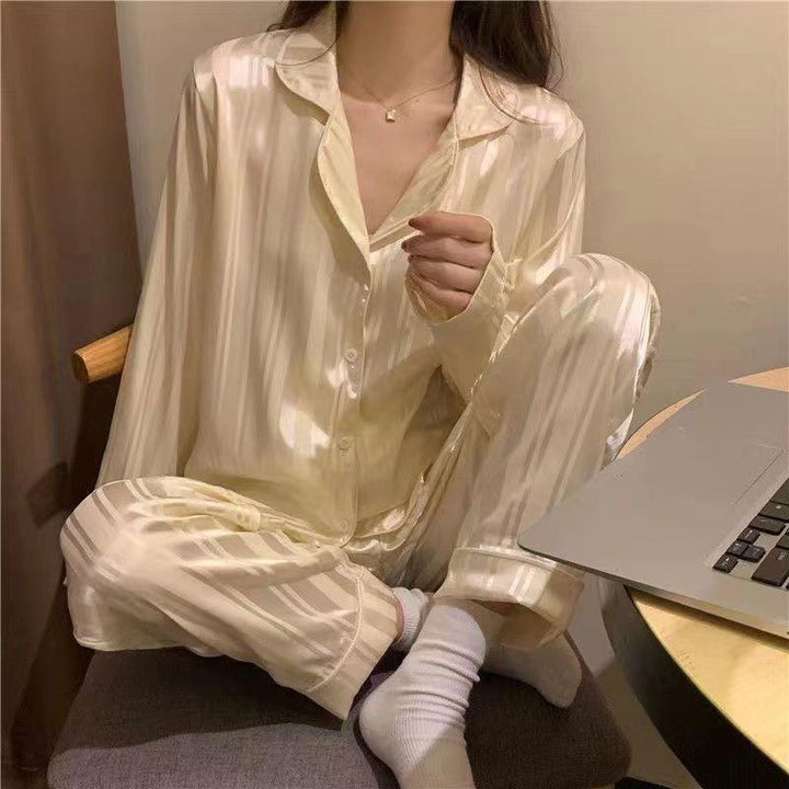 Elegante Satin Pyjamas für Damen