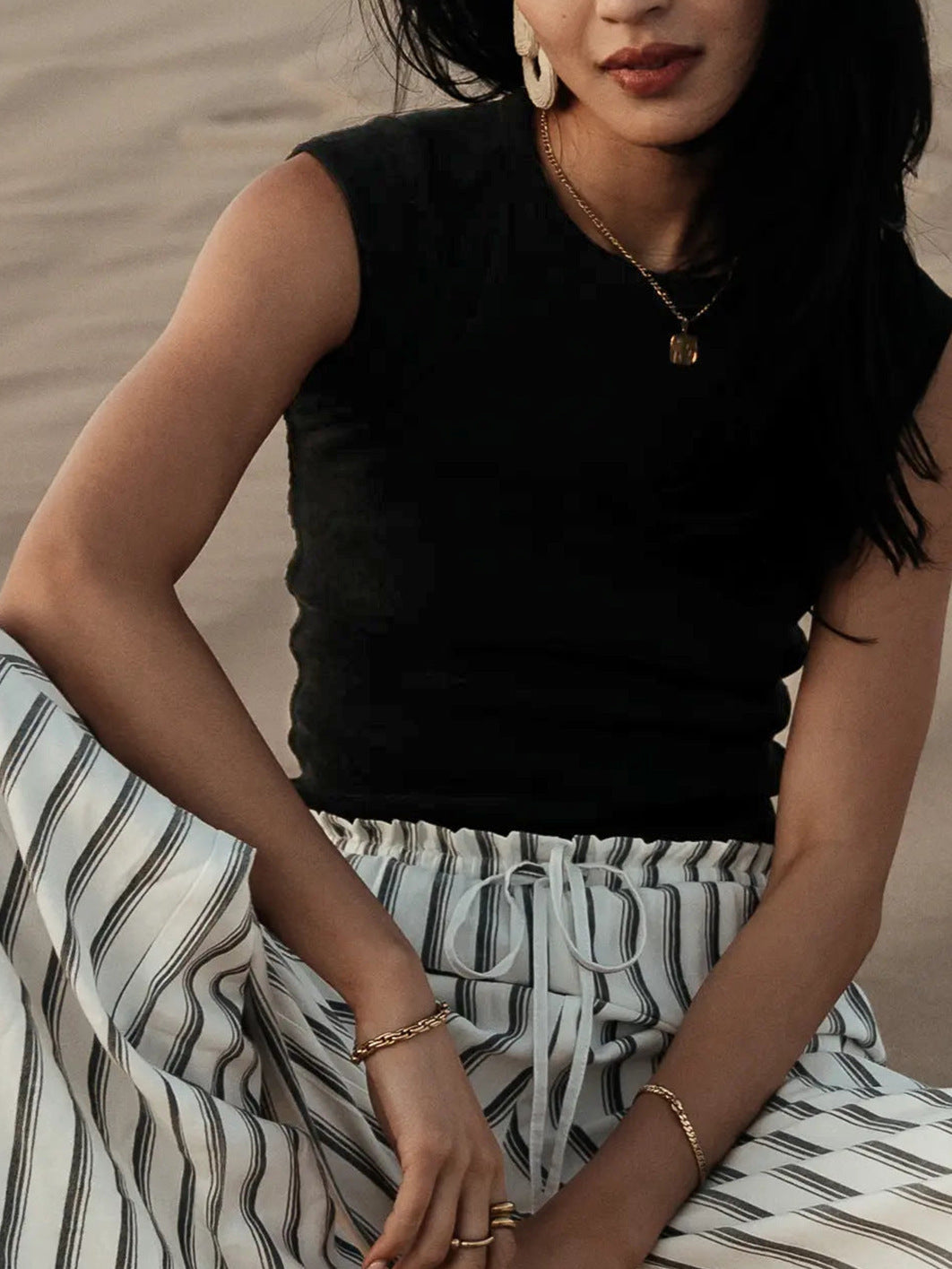 Damen Ärmelloses Rippenshirt mit Dekorativen Nähten Aliams