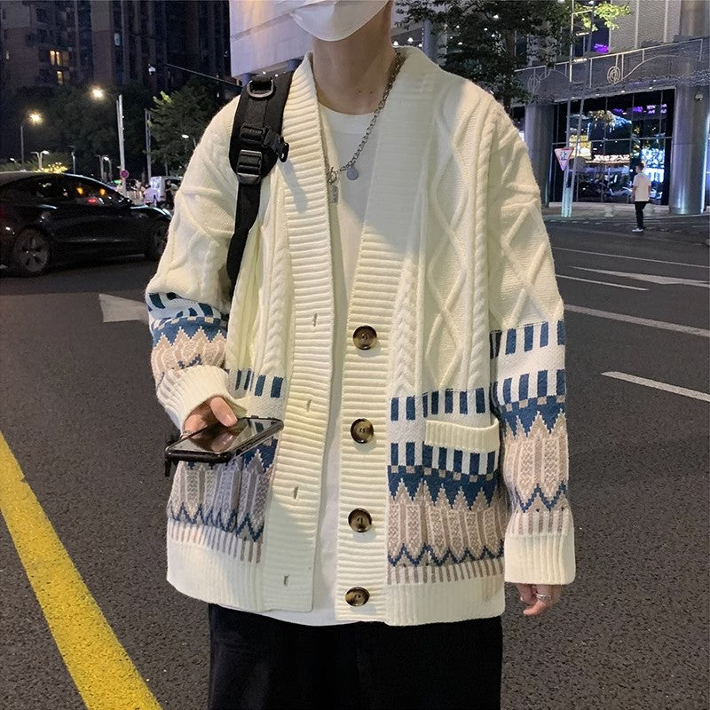 Herren Grobstrickjacke mit modernen Mustern und praktischen Taschen Aliams