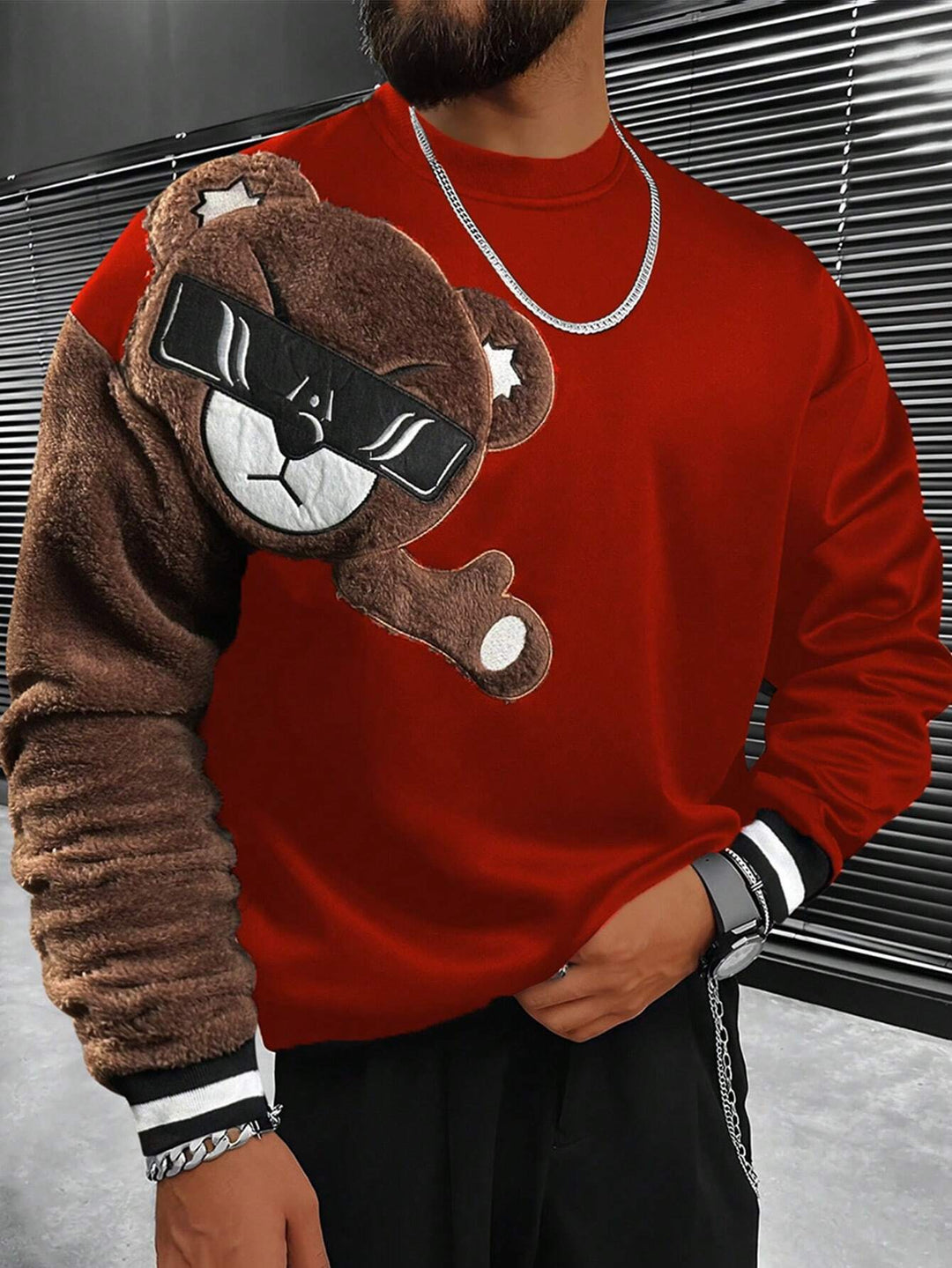 Herren Sweatshirt mit plüschiger Bärenapplikation Aliams