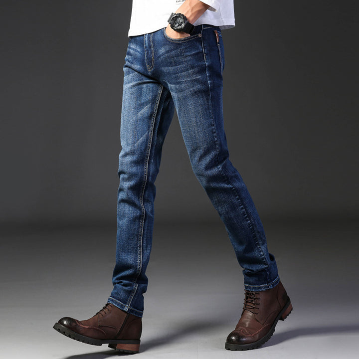 Herren schmal geschnittene Jeans mit angenehmem Stretch-Anteil und modernen Details Aliams