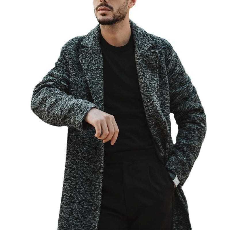 Herren eleganter Wintermantel mit strukturiertem Design und tiefem Kragen Aliams