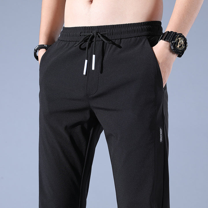 Herren sportliche Jogginghose mit elastischem Bund und praktischen Reißverschlusstaschen Aliams