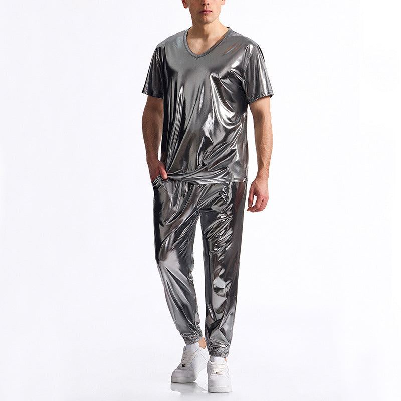 Herren Sportliches Set aus glänzendem Material mit V-Ausschnitt Aliams