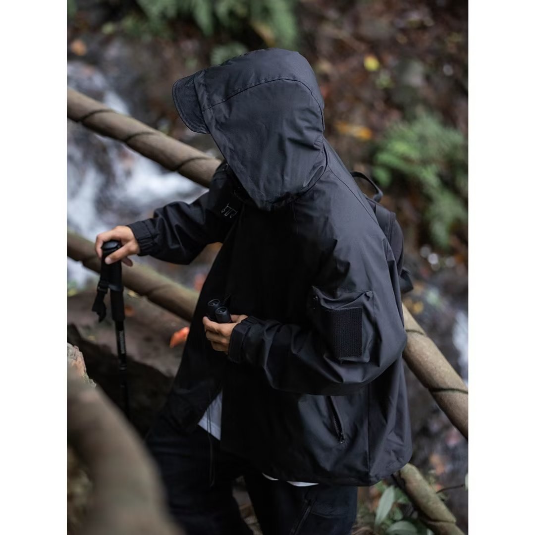 Herren technische Multifunktionsjacke mit praktischen Taschen und verstellbarem Kapuzenbund Aliams