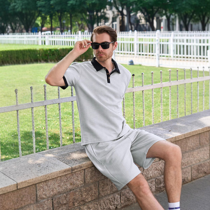 Herren Sportliches Polohemd mit kontrastierenden Details und passenden Shorts Aliams