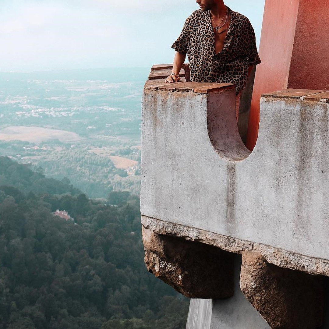 Herren Kurzarm-Hemd mit modernem Leopardenmuster und lässigem Schnitt Aliams