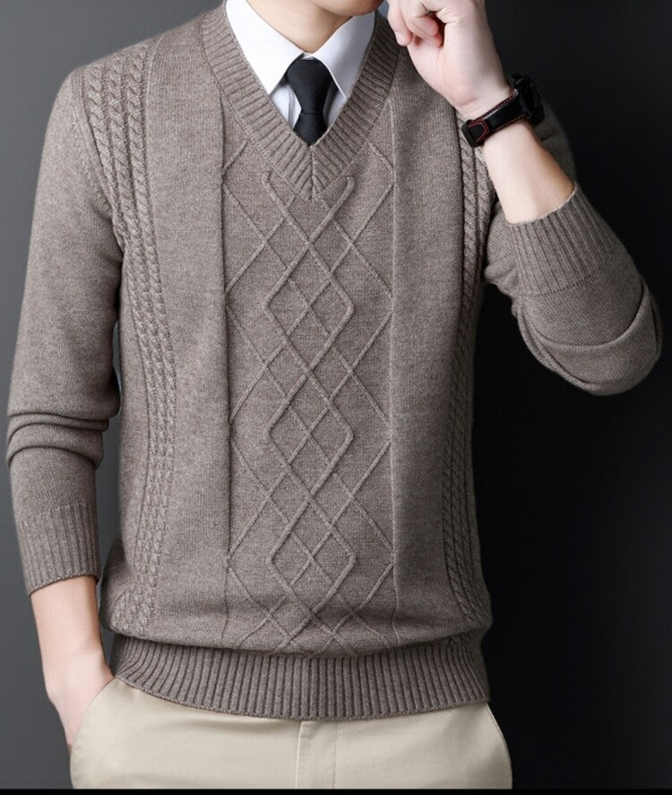 Herren V-Ausschnitt Pullover im modernen Zopfmuster Aliams
