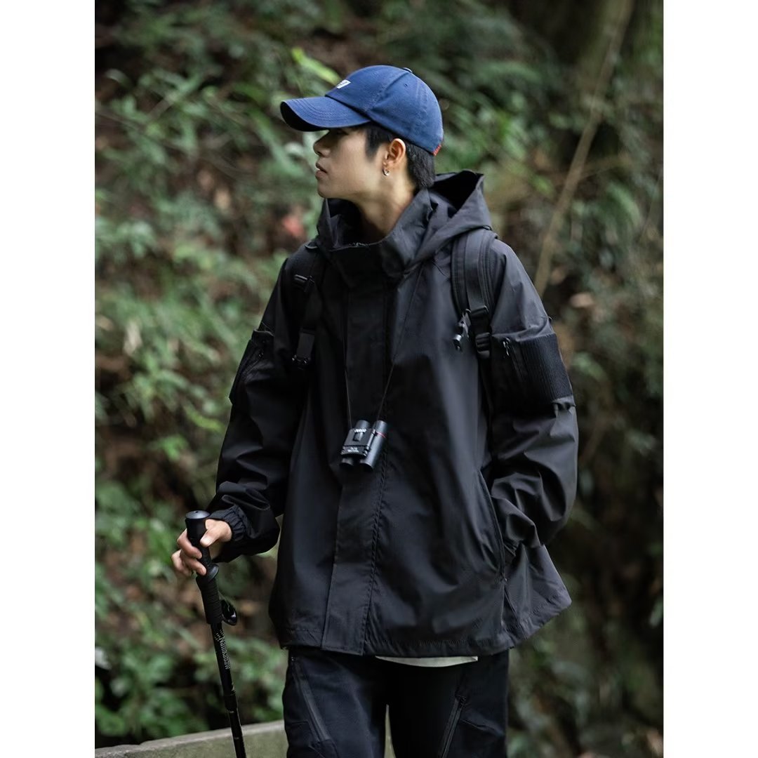 Herren technische Multifunktionsjacke mit praktischen Taschen und verstellbarem Kapuzenbund Aliams