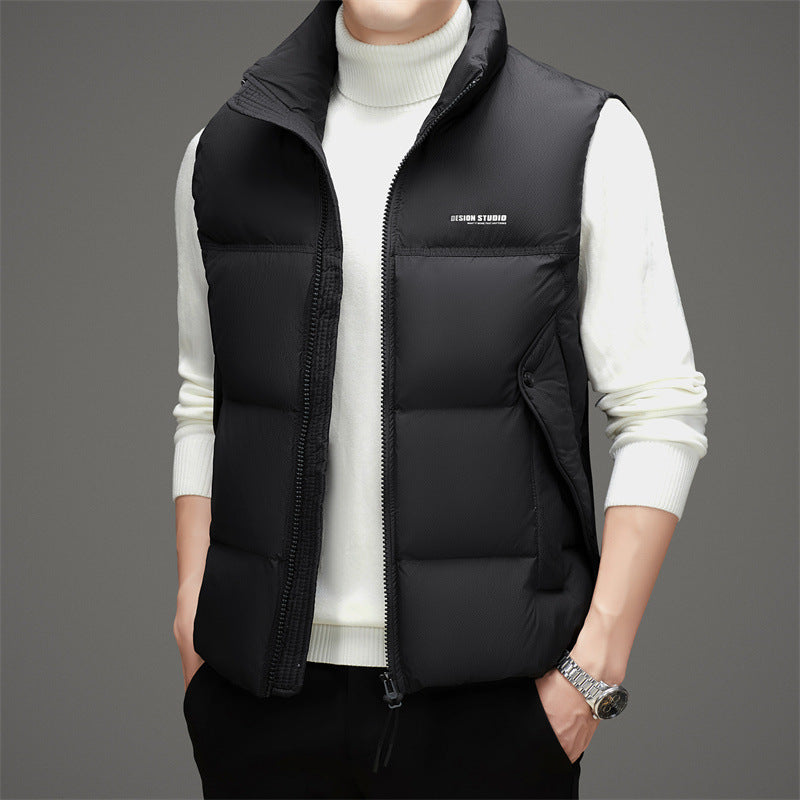 Herren samtige Steppweste mit hohem Kragen und praktischen Taschen Aliams