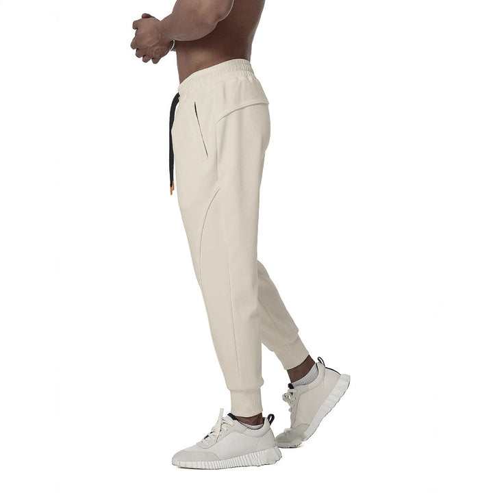 Herren Sportliche Jogginghose mit ergonomischem Schnitt und seitlichen Einsätzen Aliams