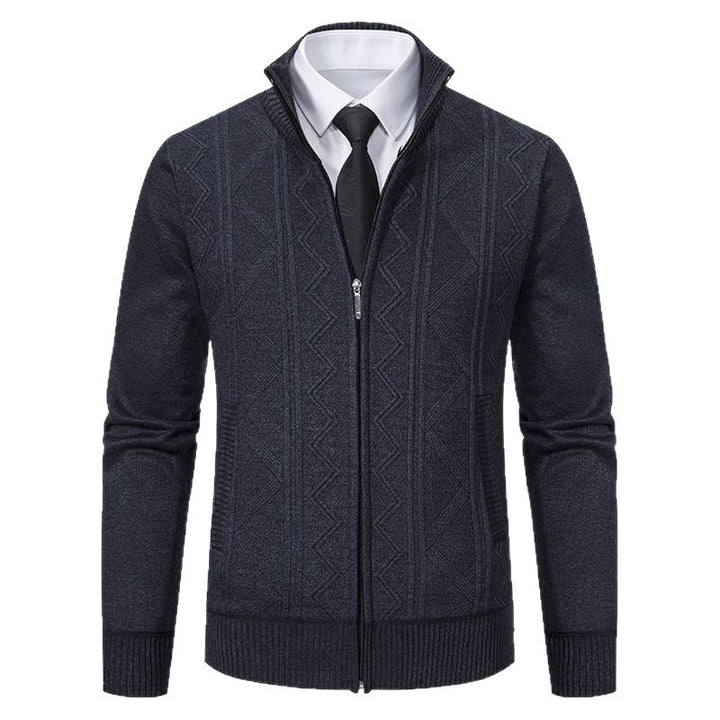 Herren Strickjacke mit modernem Zopfmuster und Stehkragen Aliams