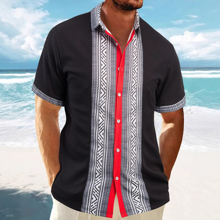Herren Kurzarm-Hemd mit ethnischem Muster und kontrastierenden Details Aliams
