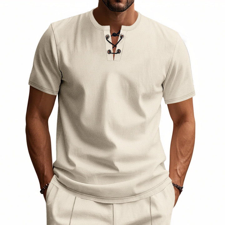 Herren Kurzarm-Henley-Shirt mit dezenten Knopfdetails und strukturierter Oberfläche Aliams