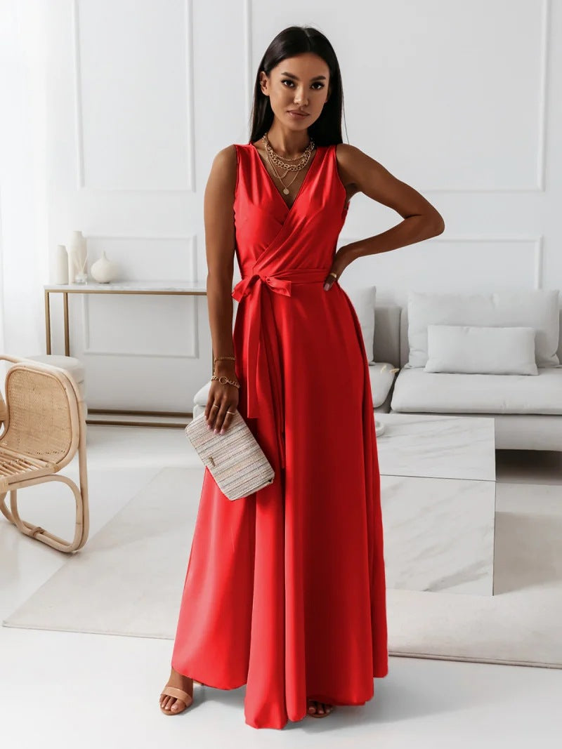 Damenkleid in Maxilänge mit V-Ausschnitt und Taillengürtel