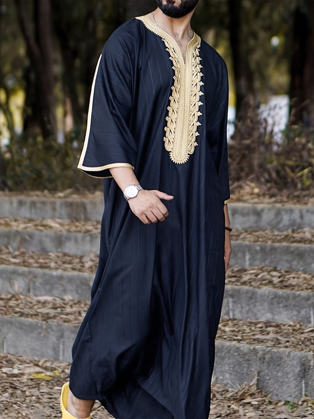 Herren traditioneller Kaftan mit kunstvollen Stickdetails Aliams