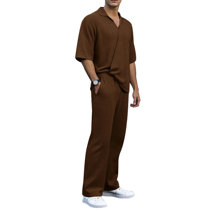 Herren elegantes Freizeit-Outfit aus weichem Strickmaterial mit lässigem Schnitt Aliams