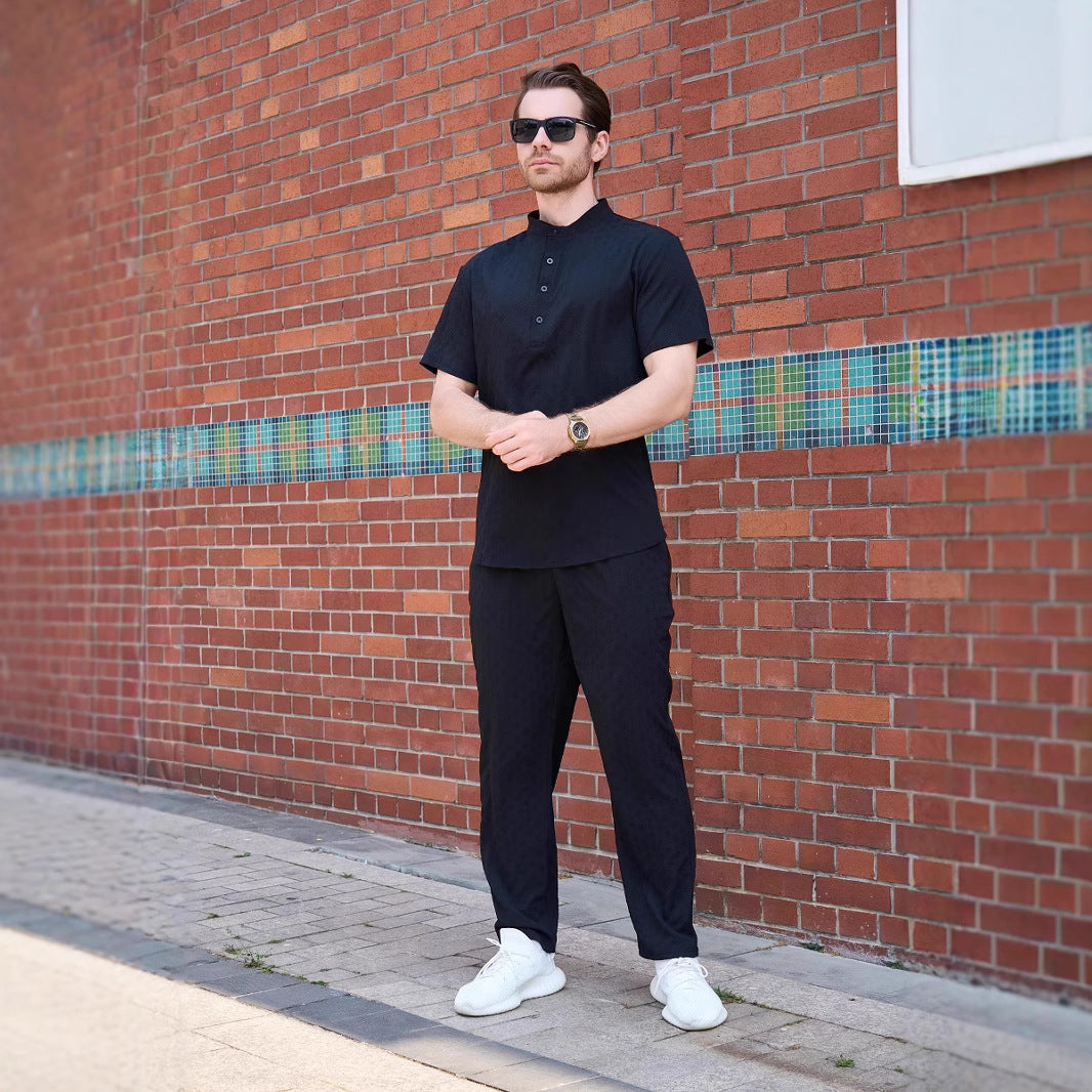 Herren stilvolles Freizeit-Set mit hemdenartig gestepptem Oberteil und bequemen Hosen Aliams