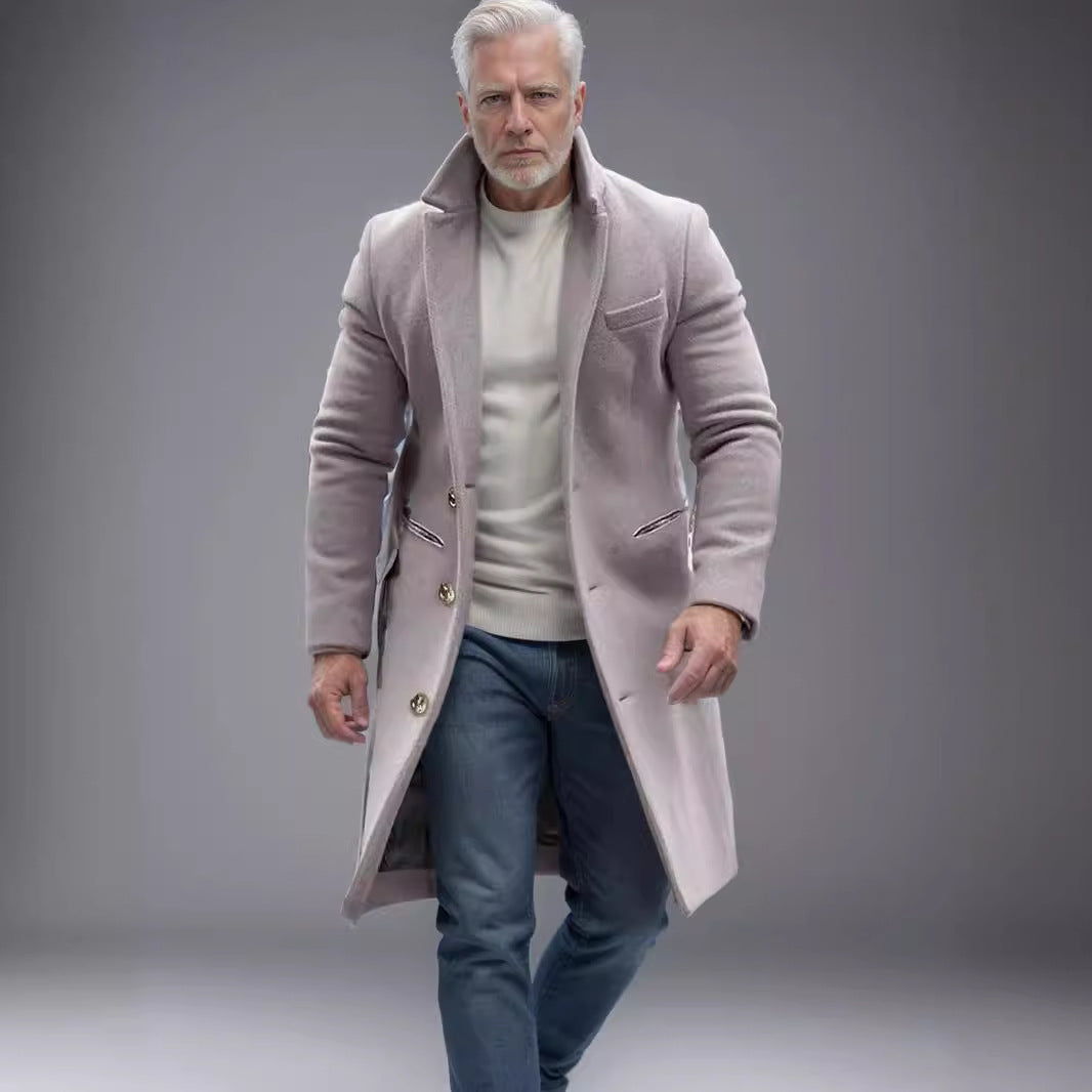 Herren eleganter langes Wollmantel mit schmalem Schnitt und goldenen Knöpfen Aliams