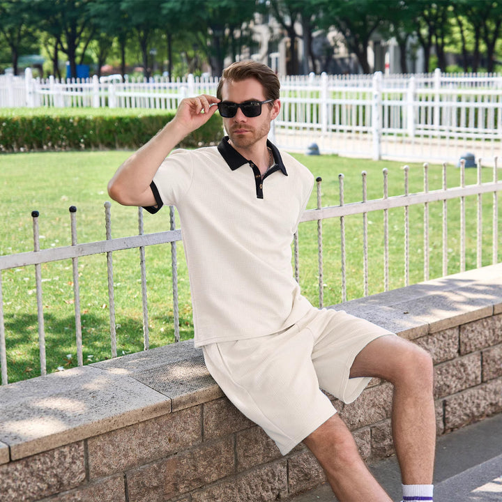 Herren Sportliches Polohemd mit kontrastierenden Details und passenden Shorts Aliams