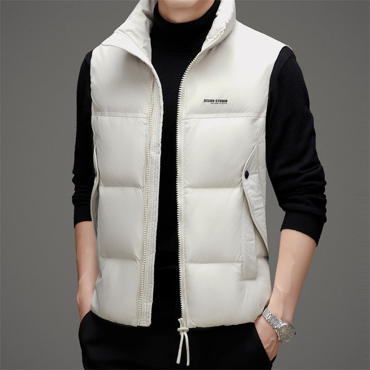 Herren samtige Steppweste mit hohem Kragen und praktischen Taschen Aliams