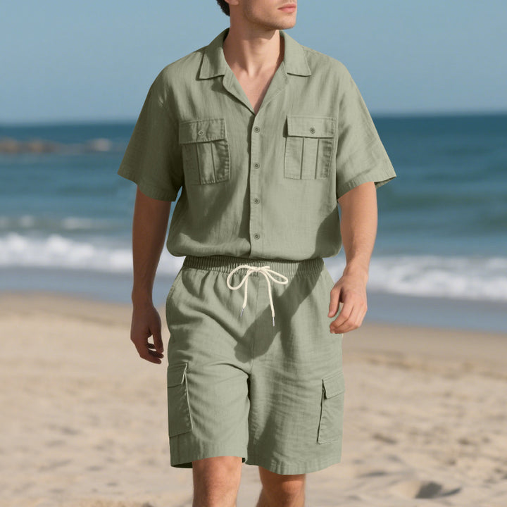 Herren entspanntes Strandoutfit mit kurzen Ärmeln und praktischen Cargo-Shorts Aliams
