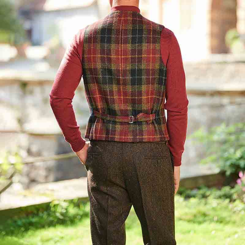 Herren elegante Karo-Weste aus feinstem Stoff mit effektvollem Schnitt Aliams