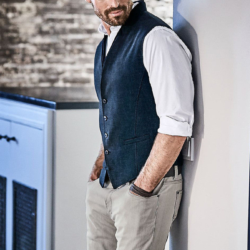 Herren eleganter Weste aus hochwertigem Material mit modischen Knopfdetails Aliams