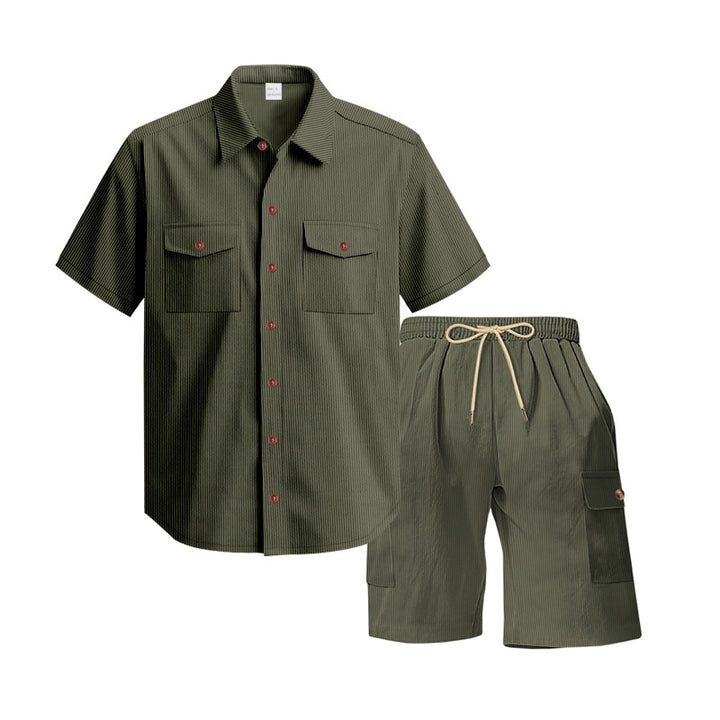 Herren komfortables Freizeitoutfit mit Kurzarmhemd und lockeren Shorts Aliams