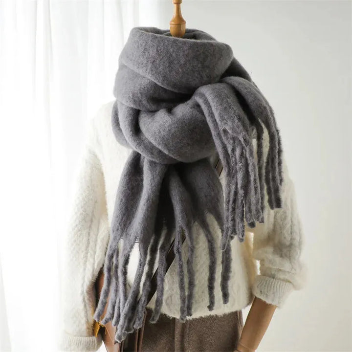 Warmer Schal für Damen im Winter