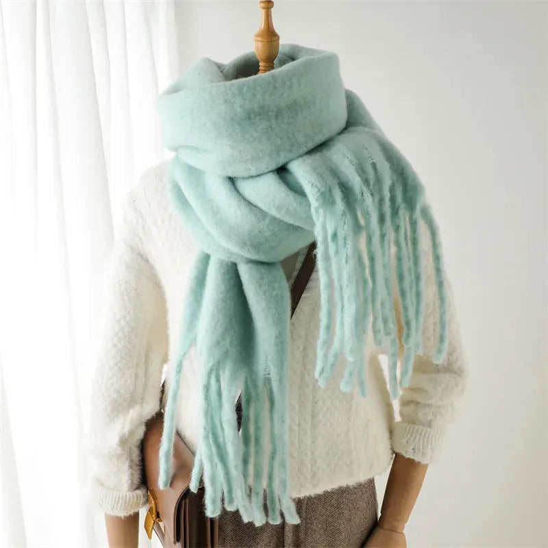 Warmer Schal für Damen im Winter