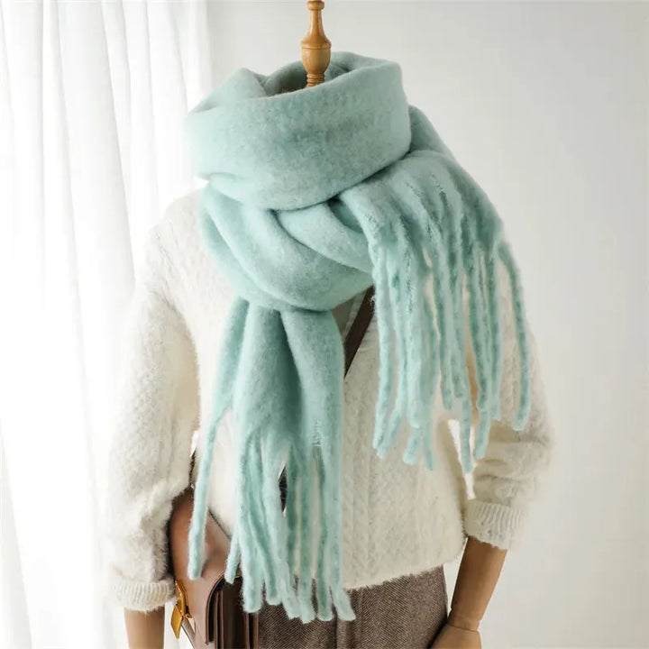 Warmer Schal für Damen im Winter