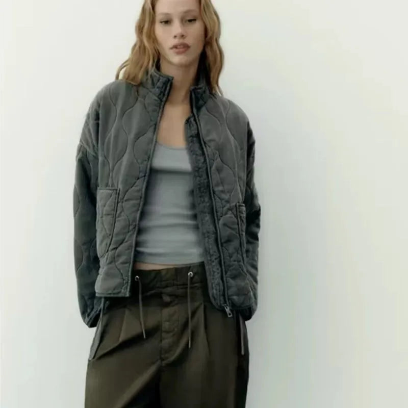 Leichte Damenjacke mit praktischen Taschen